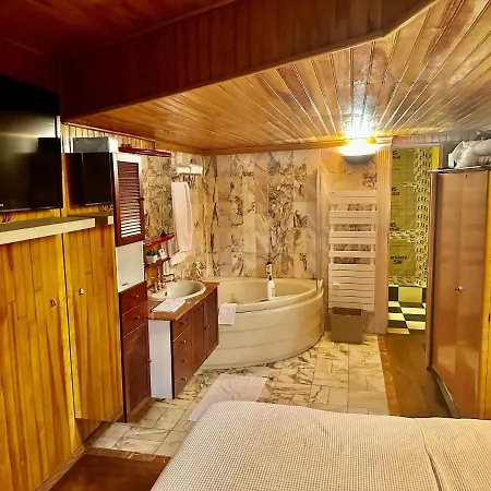 Trocadero Apartmán *